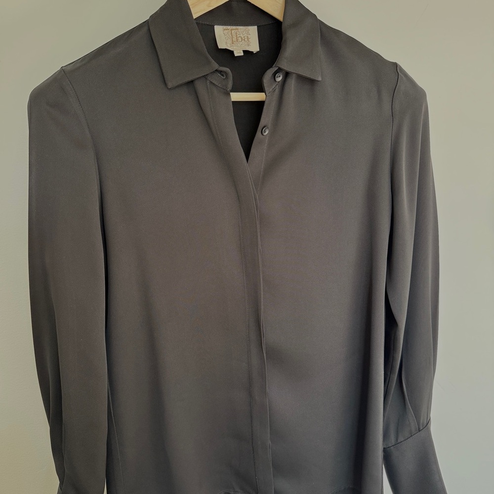 T.ba Life Made in Spain Black Button-Down Rayon Blouse Cuff Links EU 38